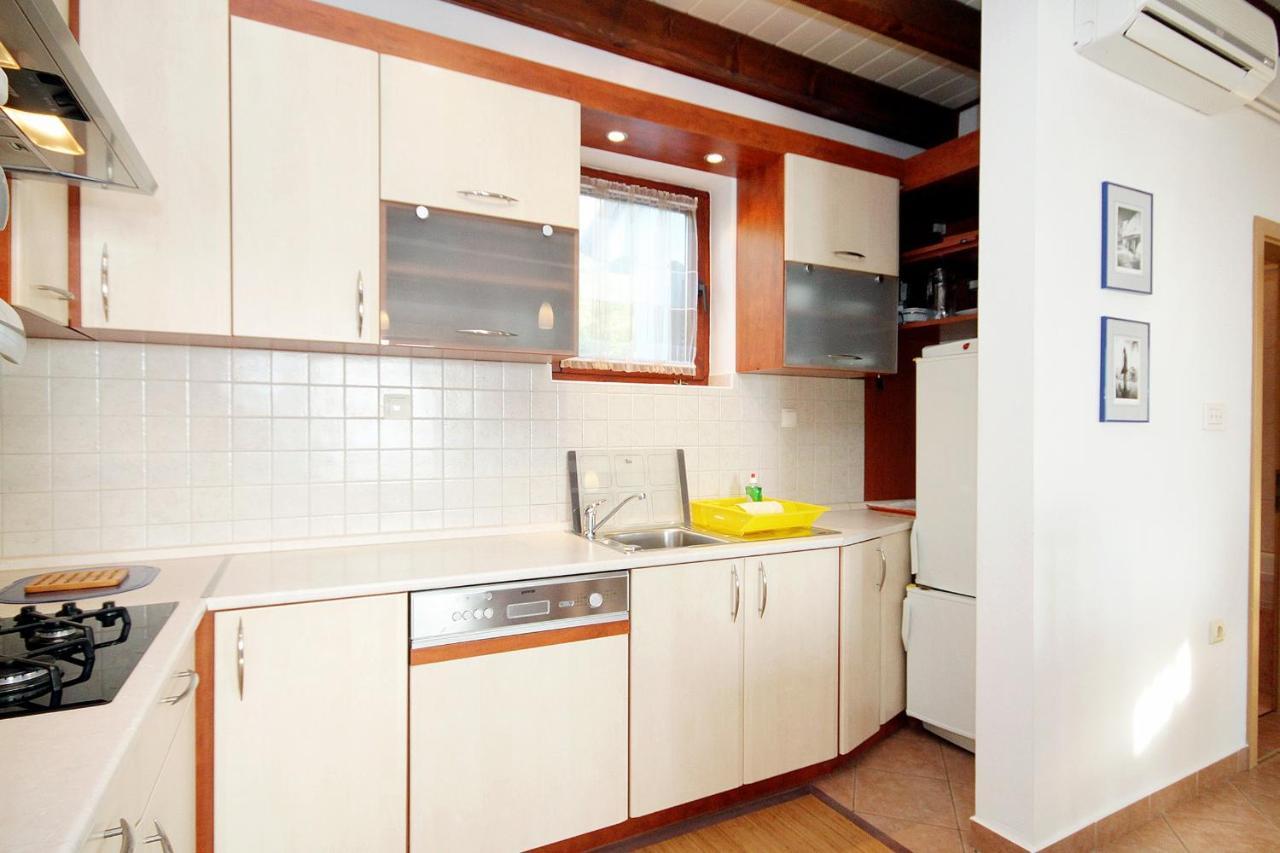 Apartment Klenovica 5580B Exterior foto